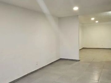 CERCA DEL METROPOLITANO