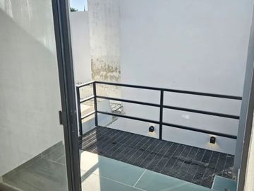 CERCA DEL METROPOLITANO