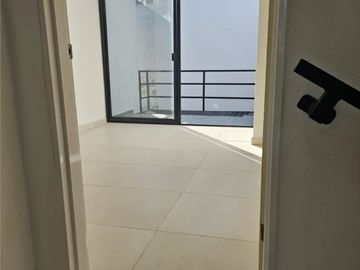 CERCA DEL METROPOLITANO