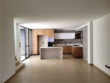 Casa esquinera para arriendo en cojunto Cerritos Home,Cerritos,Pereira
