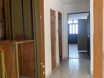 Casa en venta de 4 recámaras zona Plaza Crystal.