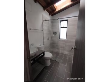 VENDO HERMOSA CASA EN URBANIZACION AMSTERDAM