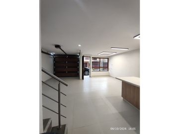 VENDO HERMOSA CASA EN URBANIZACION AMSTERDAM