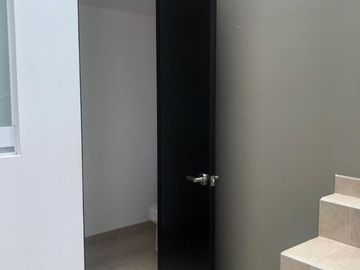 CASA EN RENTA/ VENTA HORIZONTES 11