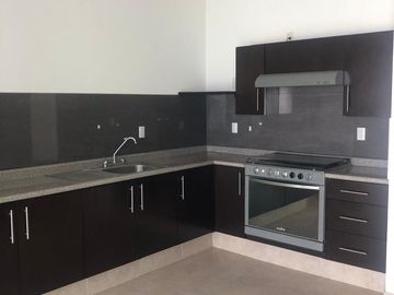 CASA EN RENTA/ VENTA HORIZONTES 11