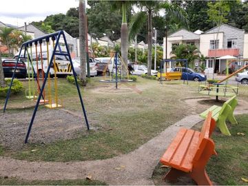 IBAGUÉ - EL VERGEL VENTA DE CASA REMODELADA, EN CONJUNTO CERRADO