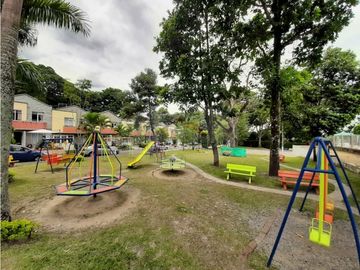 IBAGUÉ - EL VERGEL VENTA DE CASA REMODELADA, EN CONJUNTO CERRADO