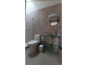 IBAGUÉ - EL VERGEL VENTA DE CASA REMODELADA, EN CONJUNTO CERRADO