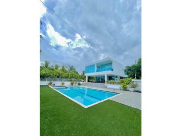 CASA MODERNA CON PISCINA 2.000m2 - PLAYA MENDOZA BARRANQUILLA