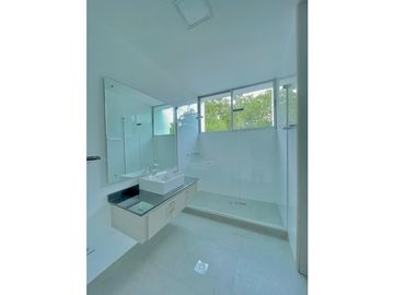 CASA MODERNA CON PISCINA 2.000m2 - PLAYA MENDOZA BARRANQUILLA