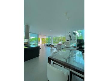 CASA MODERNA CON PISCINA 2.000m2 - PLAYA MENDOZA BARRANQUILLA