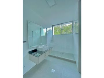 CASA MODERNA CON PISCINA 2.000m2 - PLAYA MENDOZA BARRANQUILLA