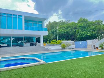 CASA MODERNA CON PISCINA 2.000m2 - PLAYA MENDOZA BARRANQUILLA