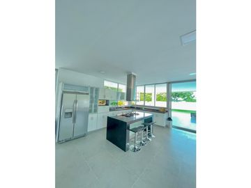 CASA MODERNA CON PISCINA 2.000m2 - PLAYA MENDOZA BARRANQUILLA