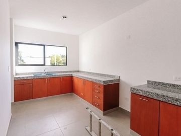 CASA EN VENTA MERIDA DE 3 RECAMARAS EN PRIVADA NADIRA EN CONKAL