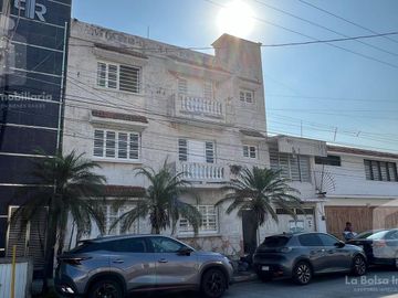 Edificio de departamentos en zona Centro