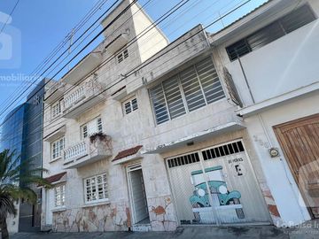 Edificio de departamentos en zona Centro