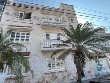 Edificio de departamentos en zona Centro