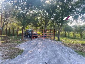 Finca o Quinta en VENTA de 15,000 m2 – CARRETERA NACIONAL Los Sabinos en Allende, Nuevo León.