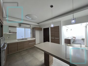 CASA EN VENTA HACIENDA SAN JERÓNIMO ZONA MONTERREY