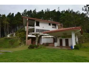 VENDO CASA EN ALTOS DEL MARIA