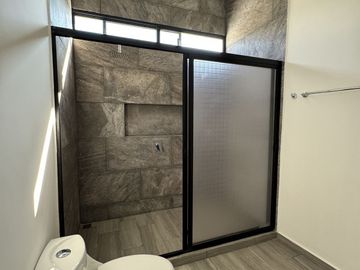 CASA EN VENTA EN PRIVADA RESIDENCIAL MORERA, CHOLUL.