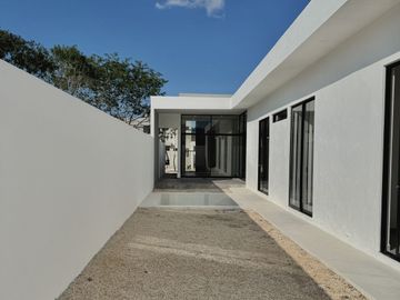 CASA EN VENTA EN PRIVADA RESIDENCIAL MORERA, CHOLUL.