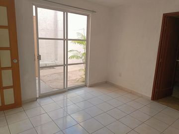 Casa con departamento en venta, Villas de Ntra. Sra. de la Asunción Encino