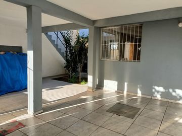 Casa con departamento en venta, Villas de Ntra. Sra. de la Asunción Encino