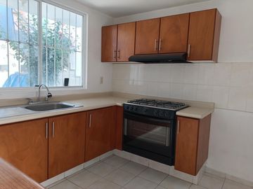Casa con departamento en venta, Villas de Ntra. Sra. de la Asunción Encino