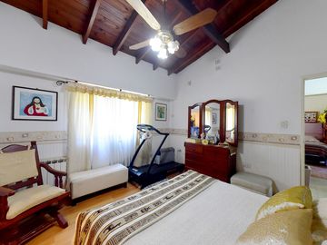 VENTA CASA QUINTA 4 AMBIENTES LA REJA PERMUTA