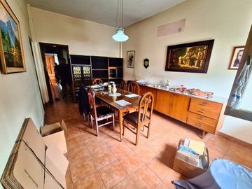 VENTA CASA CON DEPÓSITO Y COCHERA +DEPTO SAN JUSTO