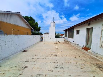 VENTA CASA CON DEPÓSITO Y COCHERA +DEPTO SAN JUSTO