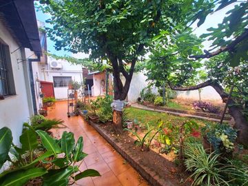 VENTA CASA CON DEPÓSITO Y COCHERA +DEPTO SAN JUSTO
