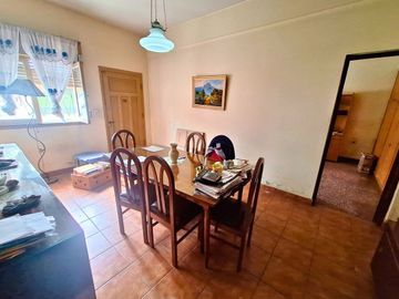 VENTA CASA CON DEPÓSITO Y COCHERA +DEPTO SAN JUSTO