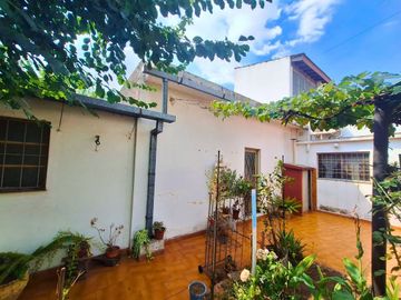 VENTA CASA CON DEPÓSITO Y COCHERA +DEPTO SAN JUSTO