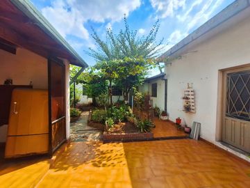 VENTA CASA CON DEPÓSITO Y COCHERA +DEPTO SAN JUSTO