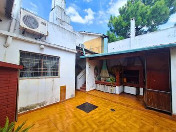 VENTA CASA CON DEPÓSITO Y COCHERA +DEPTO SAN JUSTO