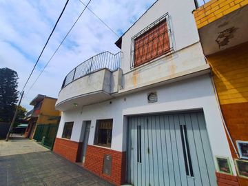 VENTA CASA CON DEPÓSITO Y COCHERA +DEPTO SAN JUSTO