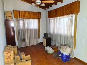 VENTA CASA CON DEPÓSITO Y COCHERA +DEPTO SAN JUSTO