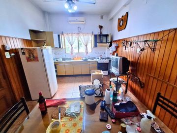 VENTA CASA CON DEPÓSITO Y COCHERA +DEPTO SAN JUSTO