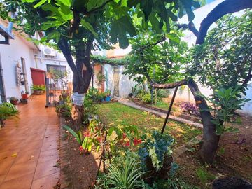 VENTA CASA CON DEPÓSITO Y COCHERA +DEPTO SAN JUSTO