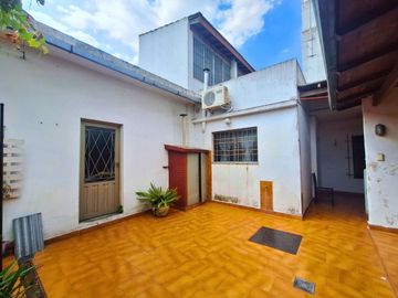 VENTA CASA CON DEPÓSITO Y COCHERA +DEPTO SAN JUSTO
