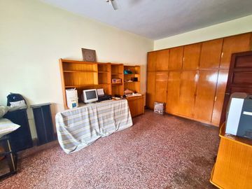 VENTA CASA CON DEPÓSITO Y COCHERA +DEPTO SAN JUSTO