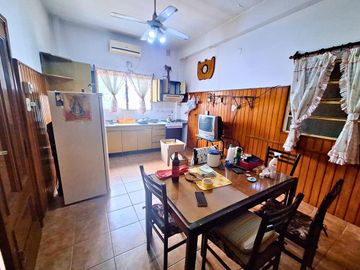 VENTA CASA CON DEPÓSITO Y COCHERA +DEPTO SAN JUSTO
