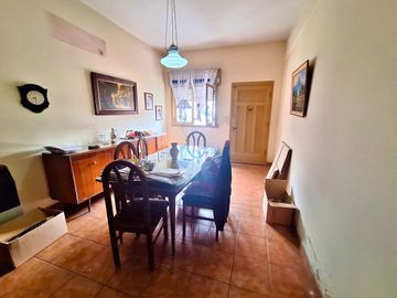 VENTA CASA CON DEPÓSITO Y COCHERA +DEPTO SAN JUSTO