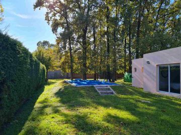 VENTA CASA 4 Amb GRAL LAS HERAS LOTE 1400m PERMUTA