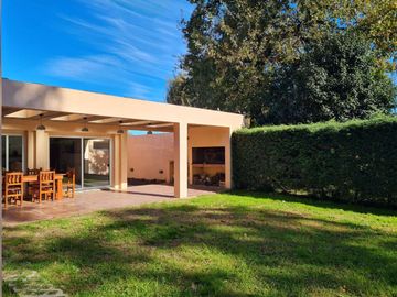 VENTA CASA 4 Amb GRAL LAS HERAS LOTE 1400m PERMUTA