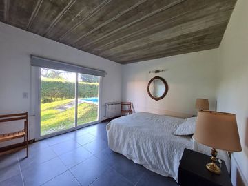 VENTA CASA 4 Amb GRAL LAS HERAS LOTE 1400m PERMUTA