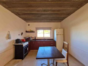 VENTA CASA 4 Amb GRAL LAS HERAS LOTE 1400m PERMUTA
